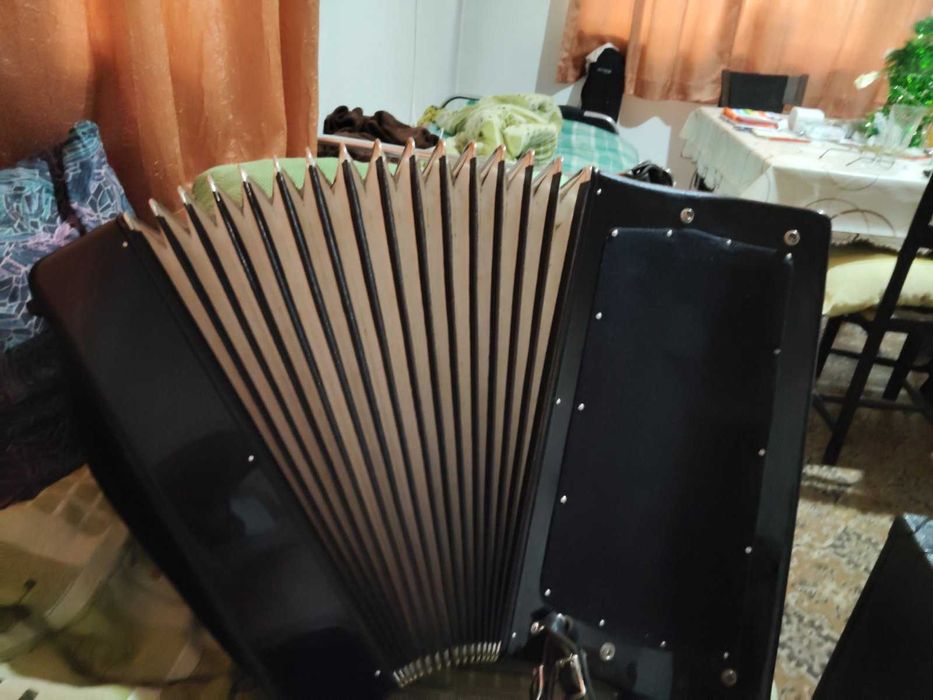 Акордеон Weltmeister S4