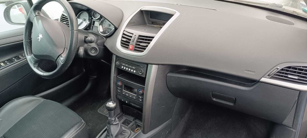 Peugeot 207  1.4i/HDi  1.6i/HDi +др.цветове + SW (2006-2014) на части