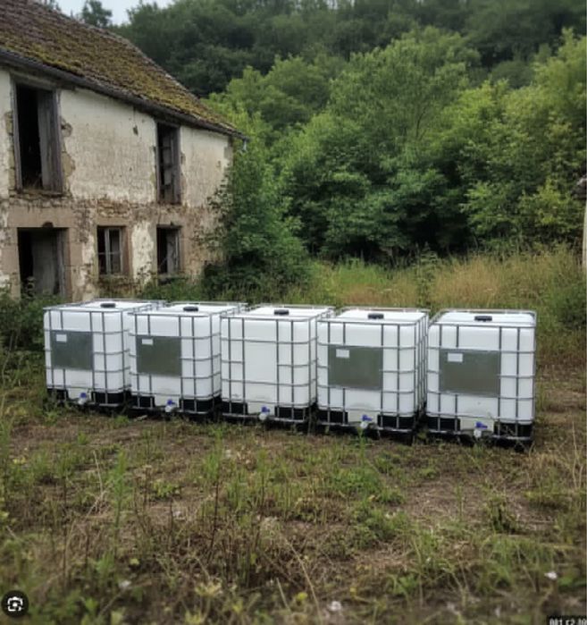 Продавам 1000-литрови бидони