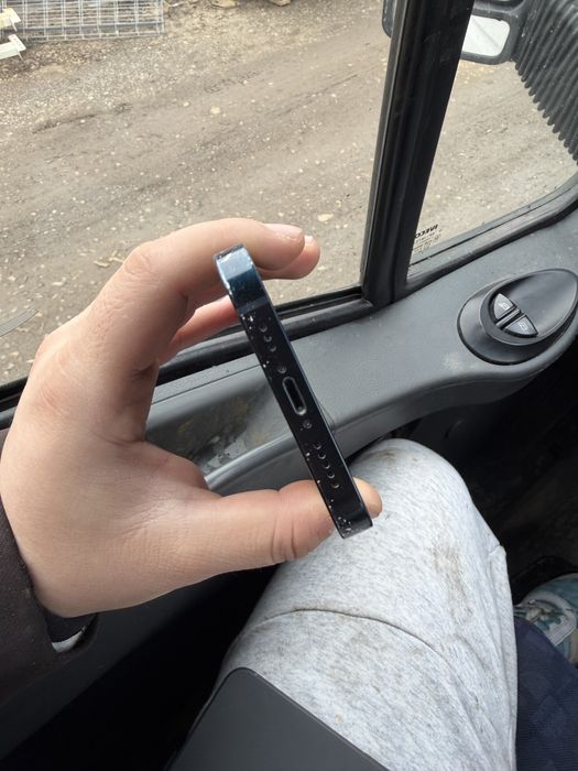 Vand iphone 14 , 128 GB