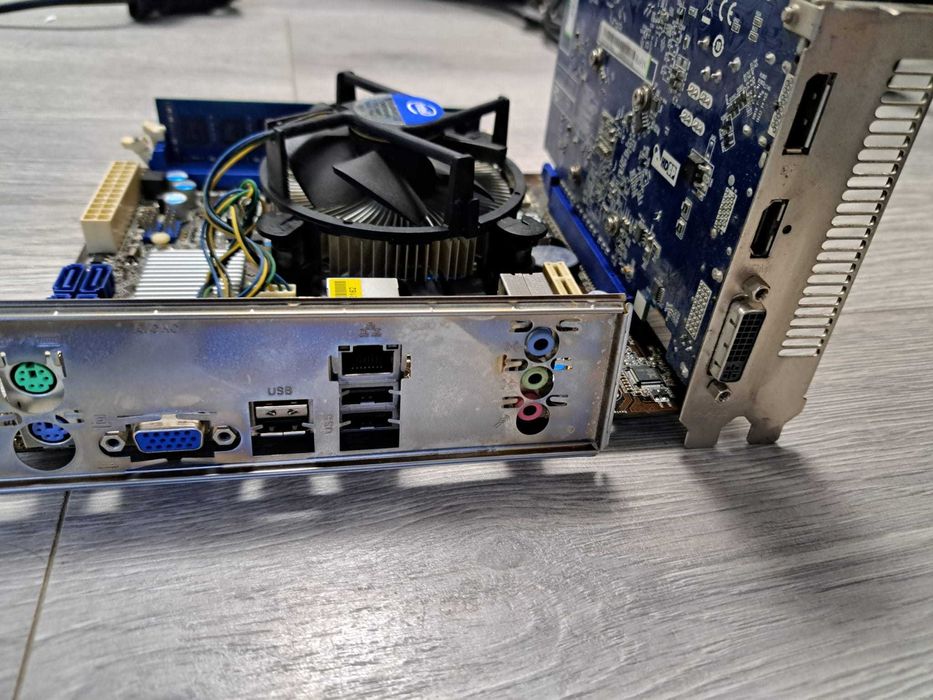 Kit micro ATX soket 1155 i5 3570k/MB ASRock H61M-VG3/1x8Gb ddr3/ HD 7750 1Gb ddr5