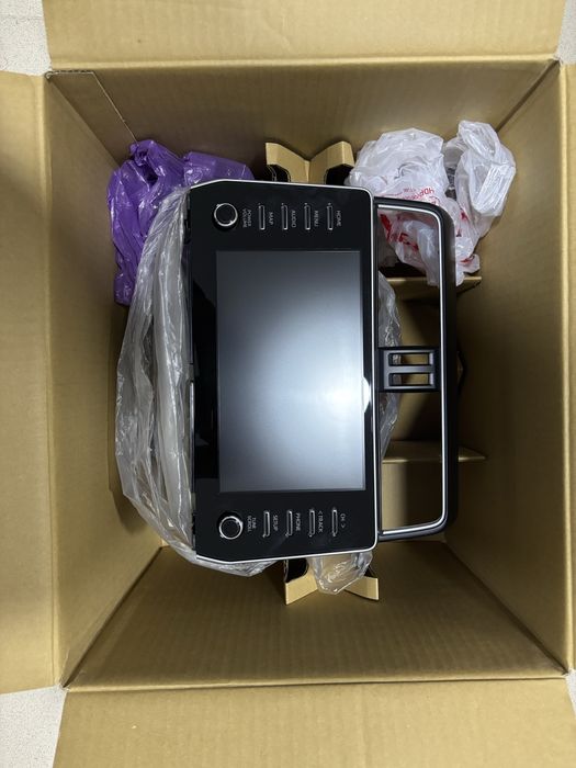 Новая оригинальная мультимедийная система Toyota