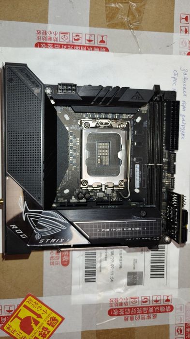 Материнская плата Asus Rog Strix Z690-I Gaming Wifi lga1700 ITX формат