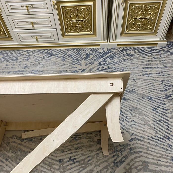 2/1 Столдар сатылады.