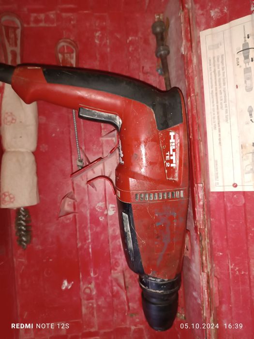 Vând set scule Hilti