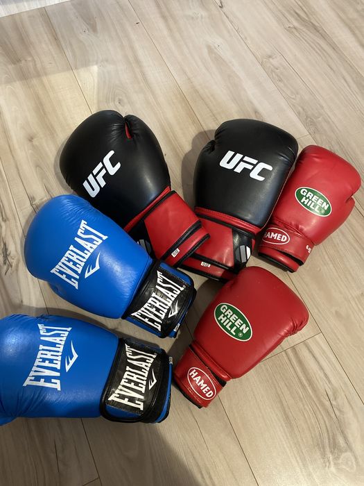 Спортивные перчатки