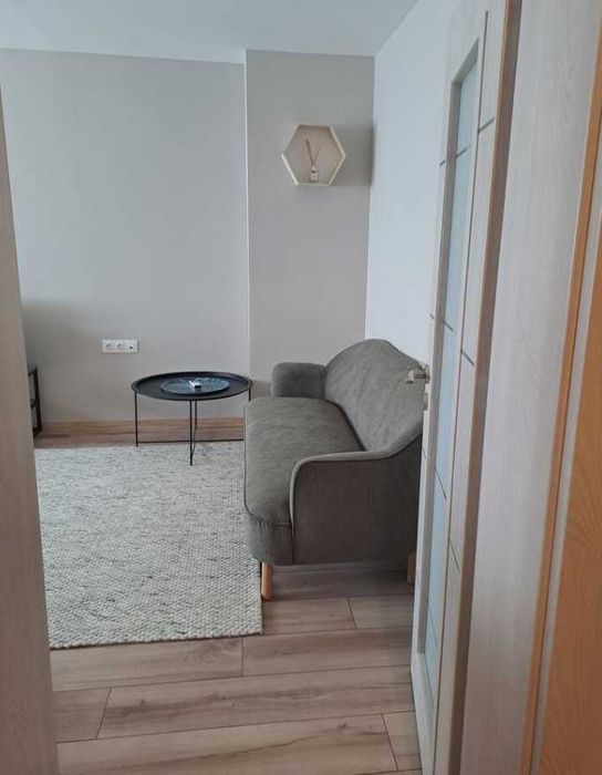 Дава се под наем Двустаен апартамент в Бургас, Лазур - 50 кв.м за 484.5 € - Снимка #2