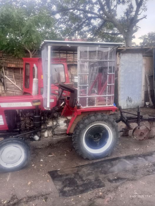 Vând tractor Yto 180