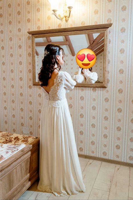 Rochie de mireasa 2024