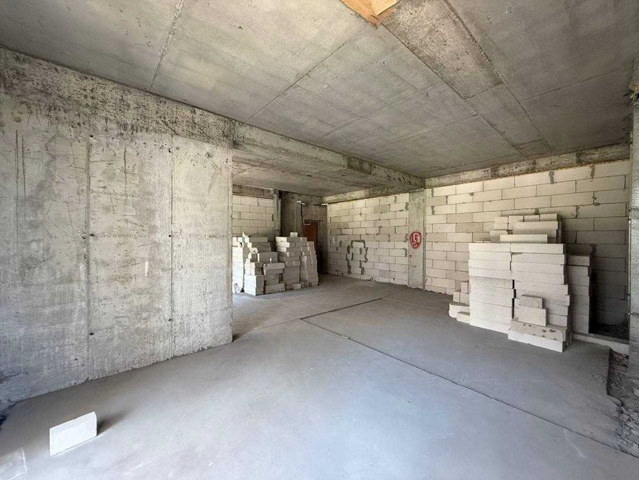 Mirabad Avenue 4 комнатная квартира сквозная, без ремонта 146.59м2