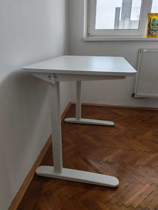 Birou IKEA si scaun de birou XXXLutz