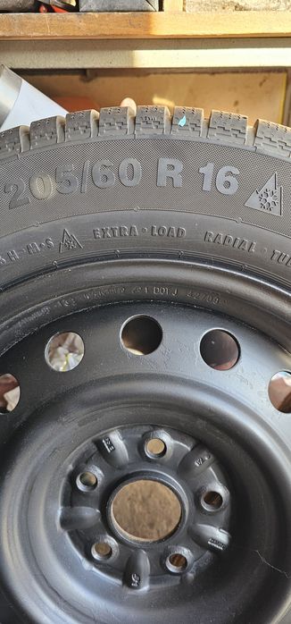 Jante otel cu amvelope de iarna 205 60 16 Toyota Avensis 2016 în sus