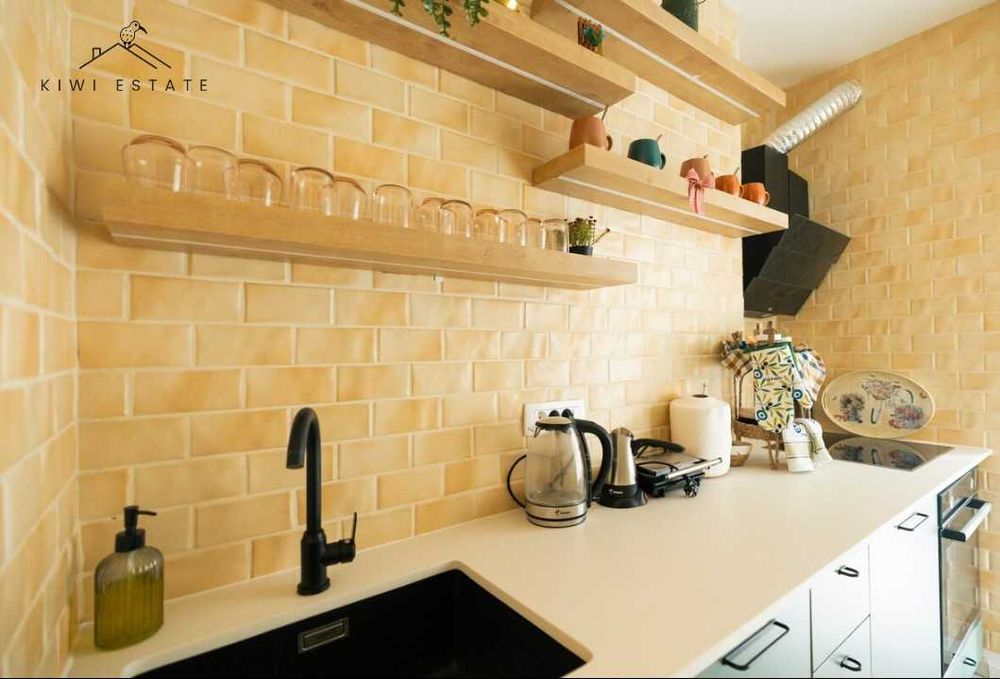 Дава се под наем Двустаен апартамент в София, Гоце Делчев - 67 кв.м за 525 € - Снимка #1