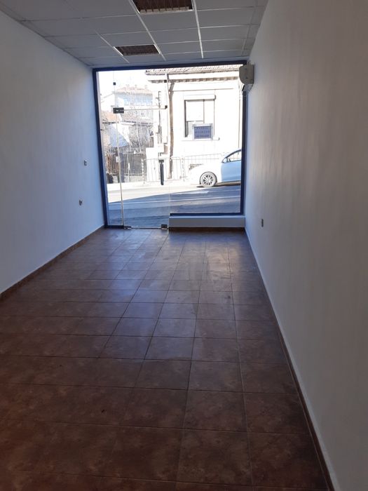 Дава се под наем Магазин в Хасково, Център - 30 кв.м за 219.3 € - Снимка #2