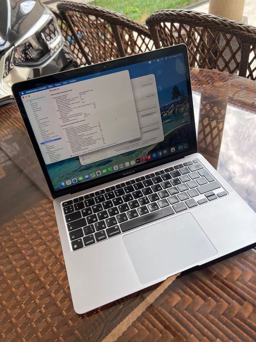 MacBook Air M1 8/256 ideal