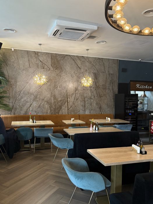 Vand  mobilier bar iluminat horec