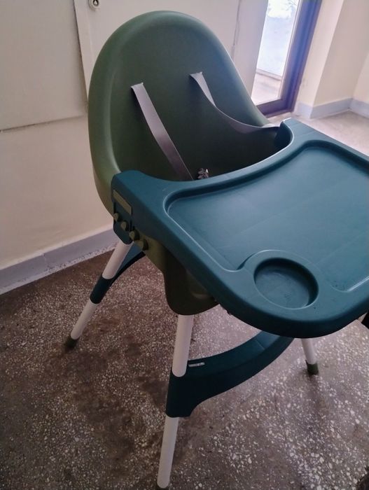 Scaun alimentație bebe.