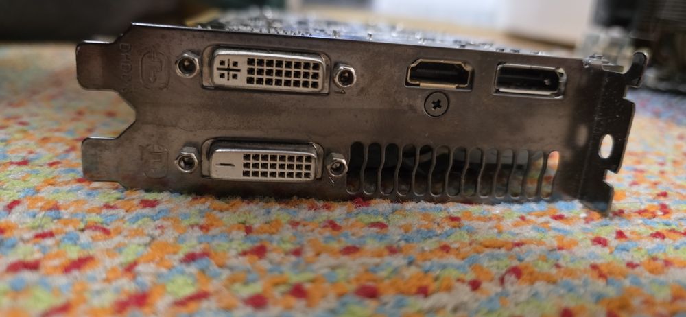 AMD Radeon R9 200 Series - Windforce Gigabyte