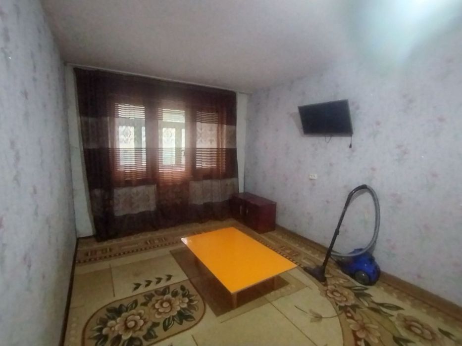 1 хонали шароити билан 8 микрорайонда