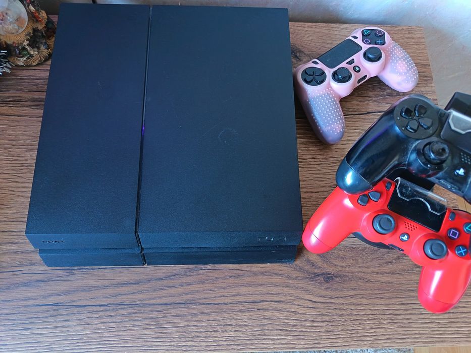 PlayStation 4 +3 контролера