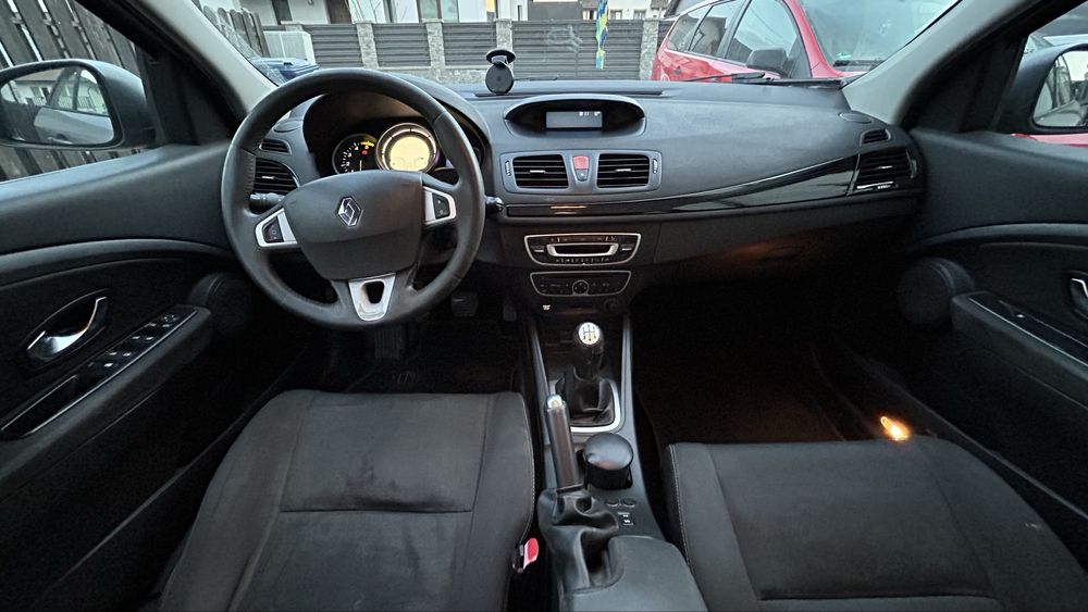 Vand Renault Megane 3  sau schimb cu rulota