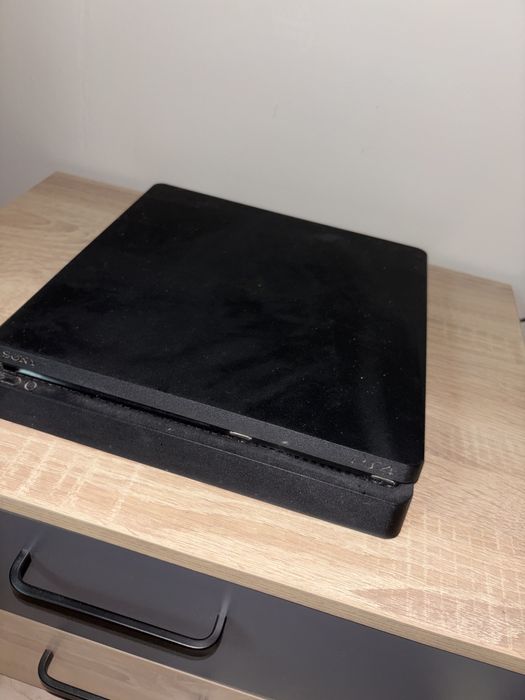 Playstation 4 с 2 джойстика