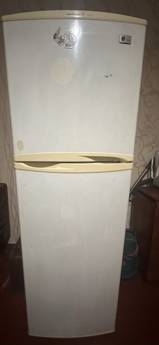 Продам холодильник есть торг