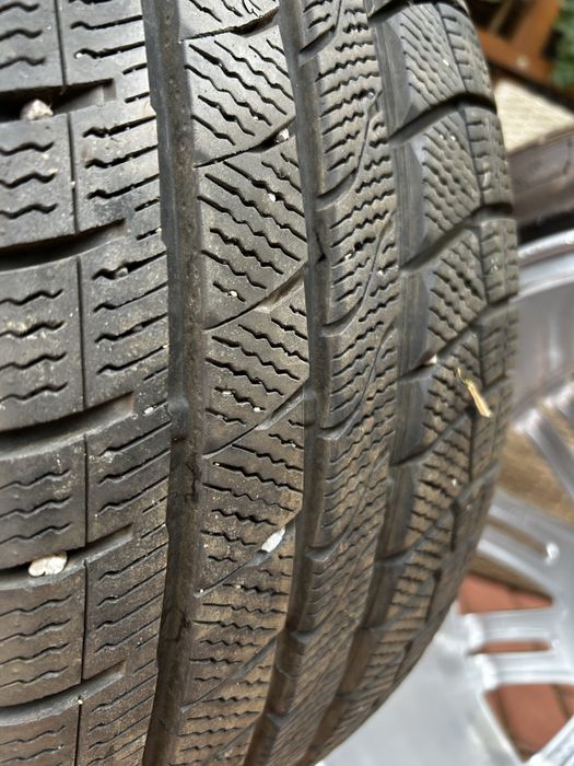 2 Jante si cauciucuri noi Davanti 245/40/18