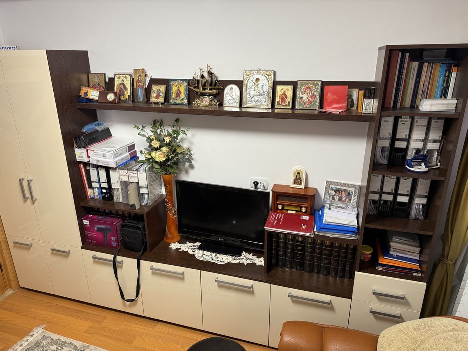 Mobilă perete dormitor