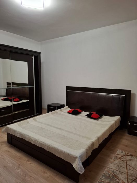 Proprietar vând 2 camere decomandate + garaj 20 mp | Turnișor – cartie