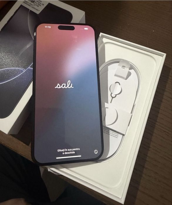 Se vinde iphone 16 pro max baterie 100%