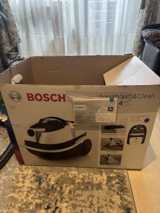 Aspirator cu spalare Bosch  AquaWash&Clean Serie 4 - 1700W