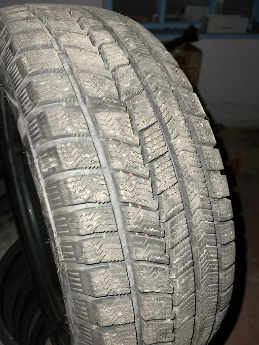 Балон 215/60/16р