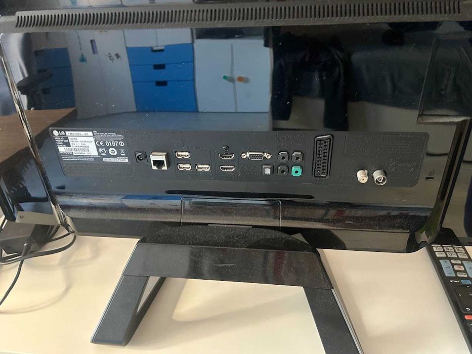 Монитор и телевизор с 3D LG TM2792S-SZ  27 инча