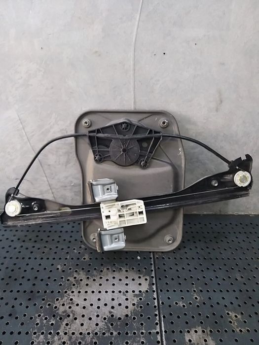 Macara geam electric dreapta fata skoda roomster 5j 5j7837402d