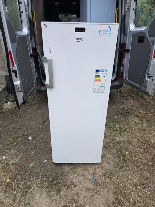 Vând congelator sertare beko