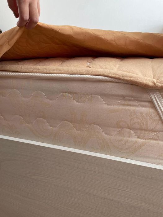 Спальный кровать