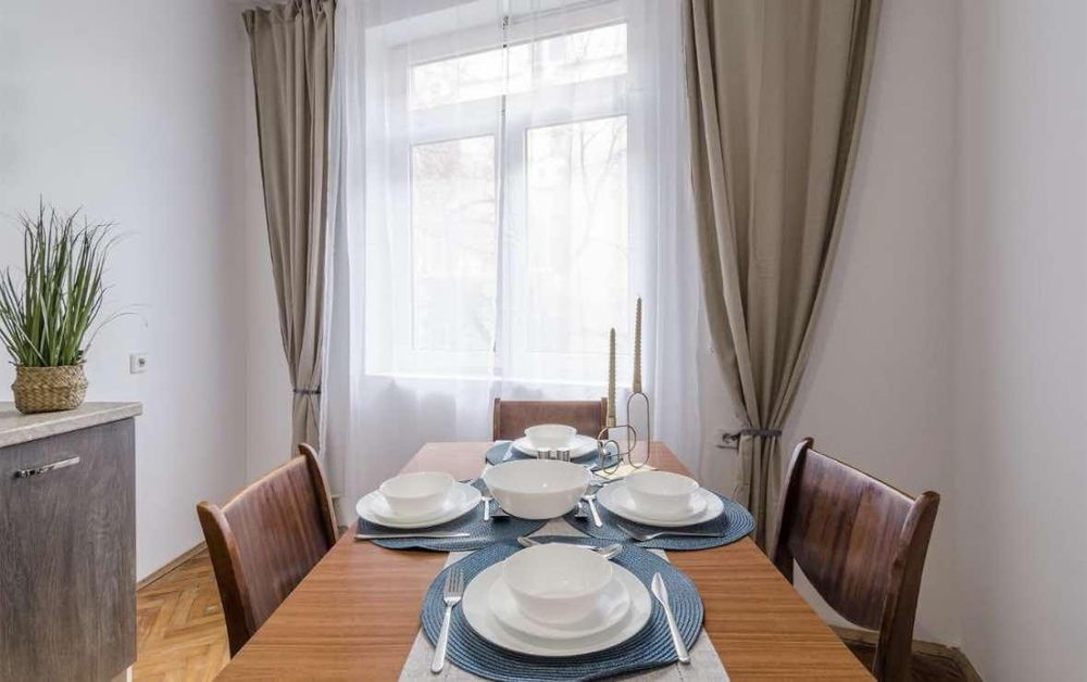 Дава се под наем Четиристаен апартамент в Варна, Център - 100 кв.м за 750 € - Снимка #2