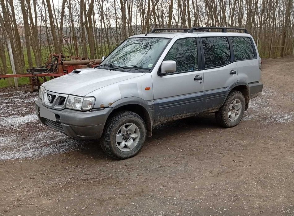 and Nissan Terrano II 3,0