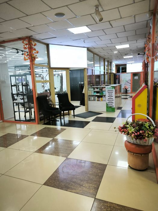 Сдаётся бутик под кожгалнерею