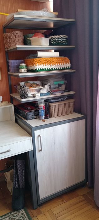 Письменный стол и стелаж