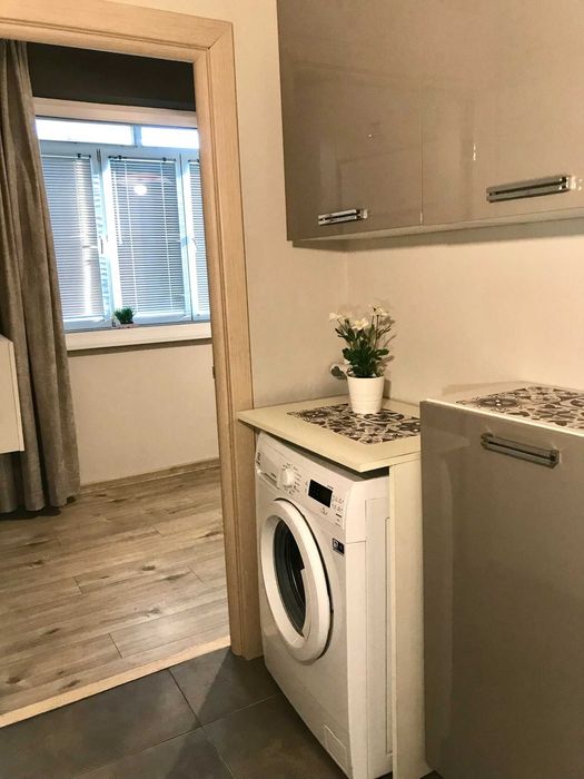 Двустаен имот в кв.Борово