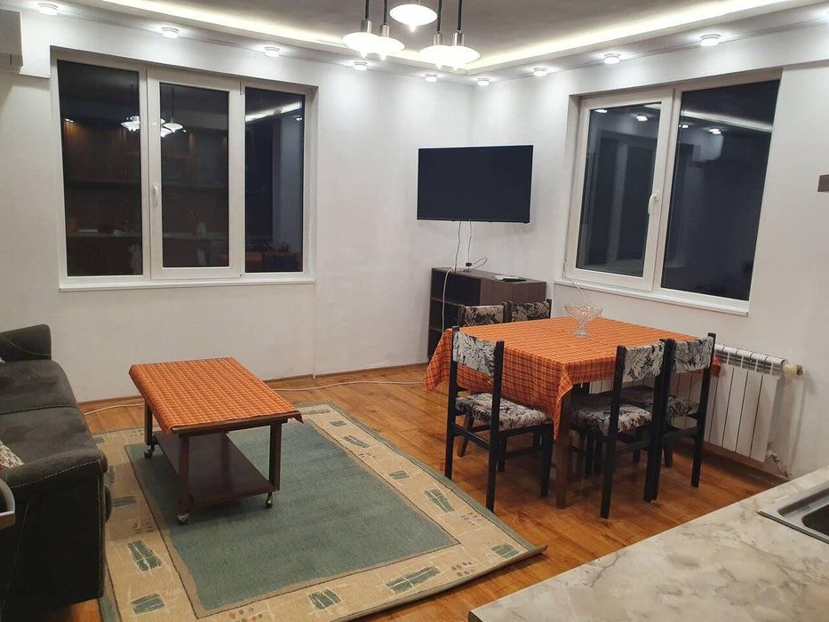 Тристаен апартамент под наем в ж.к. Оборище, 2218897