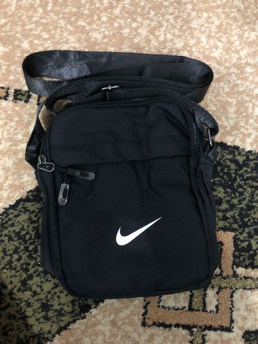 Продам барсетку новую.