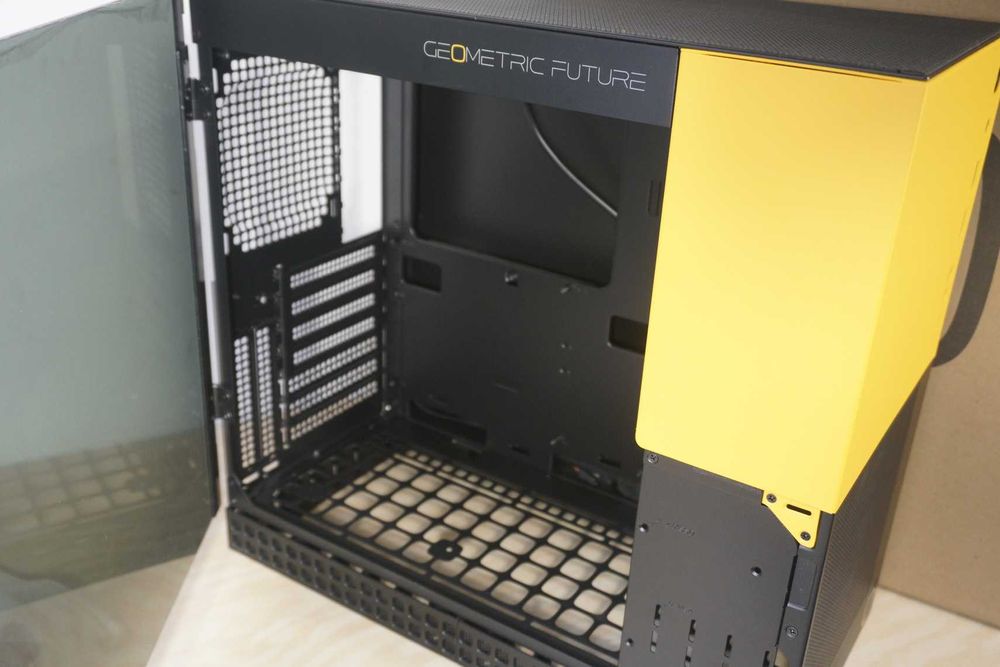 НОВА Компютърна кутия Geometric Future Model 4 King Arthur/ вкл ДДС
