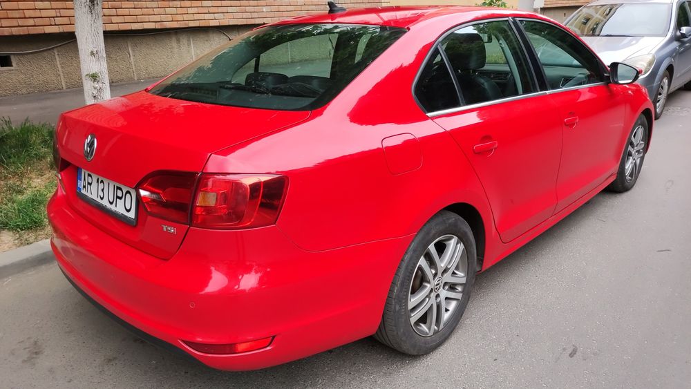 VOLKSWAGEN Jetta 2012 — imagine 3
