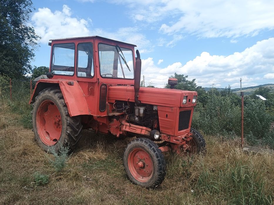 Vând tractor utb 650