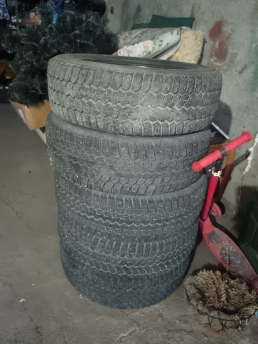 Продам зимнюю резину б/у