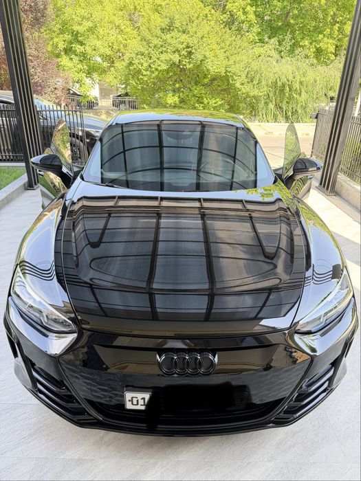 Audi e tron gt  как новый