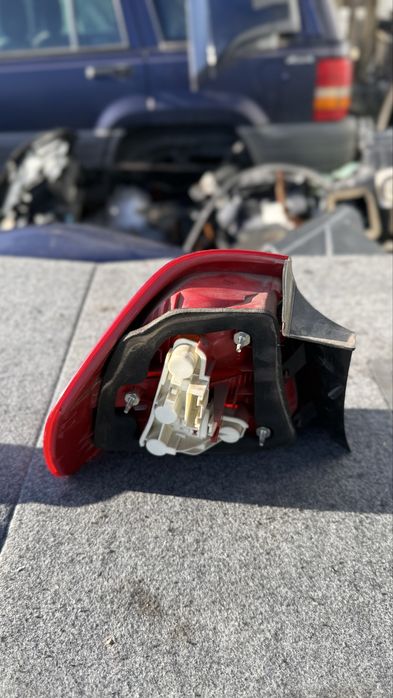 Десен външен стоп за BMW 3 Серия Е90